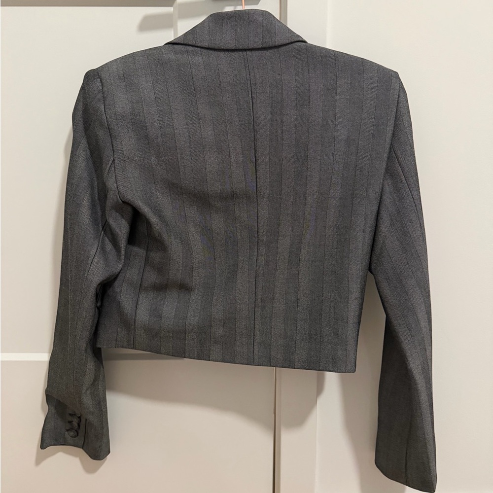 Abercrombie & Fitch Women's Charcoal Pinstripe Cropped Blazer NWT - Picture 3 of 3